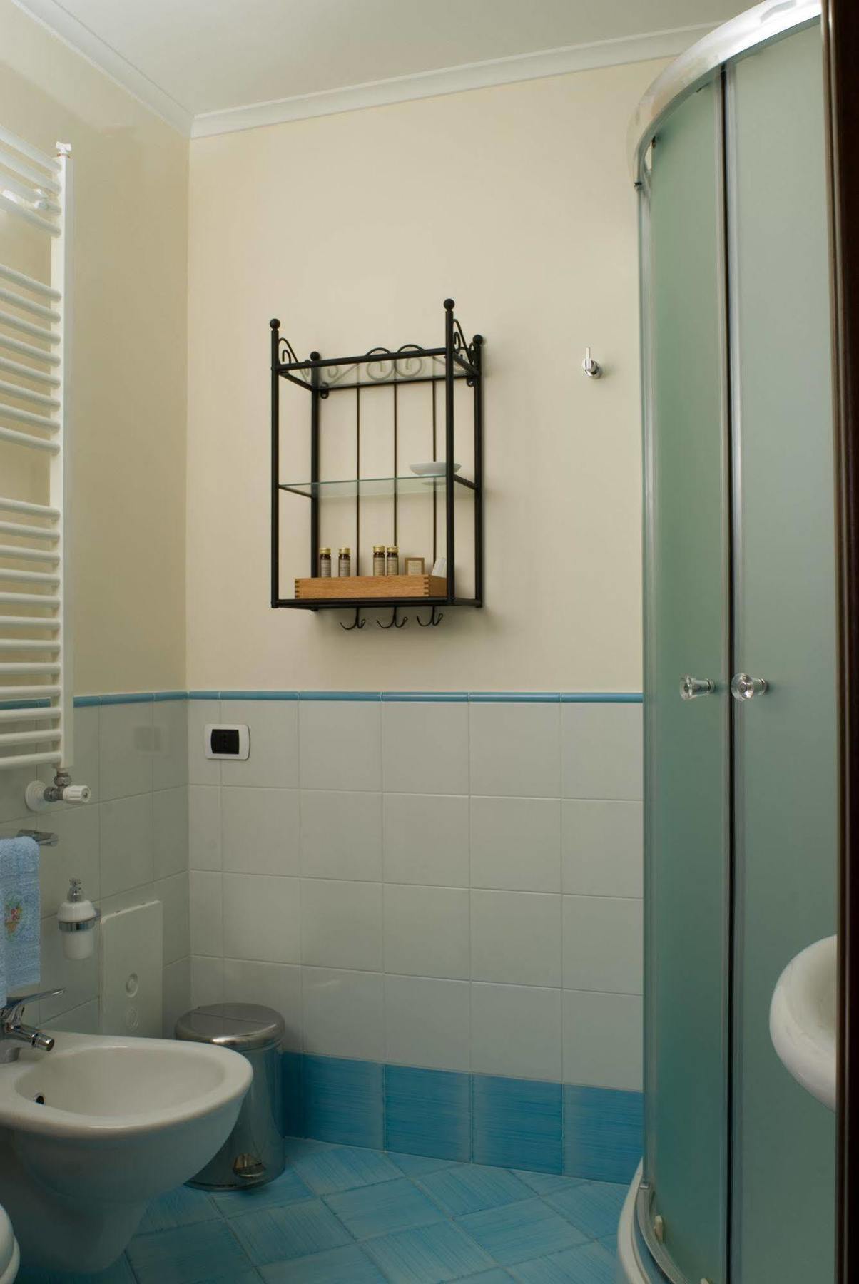 Bed & Breakfast Portanova เนเปิลส์ ภายนอก รูปภาพ