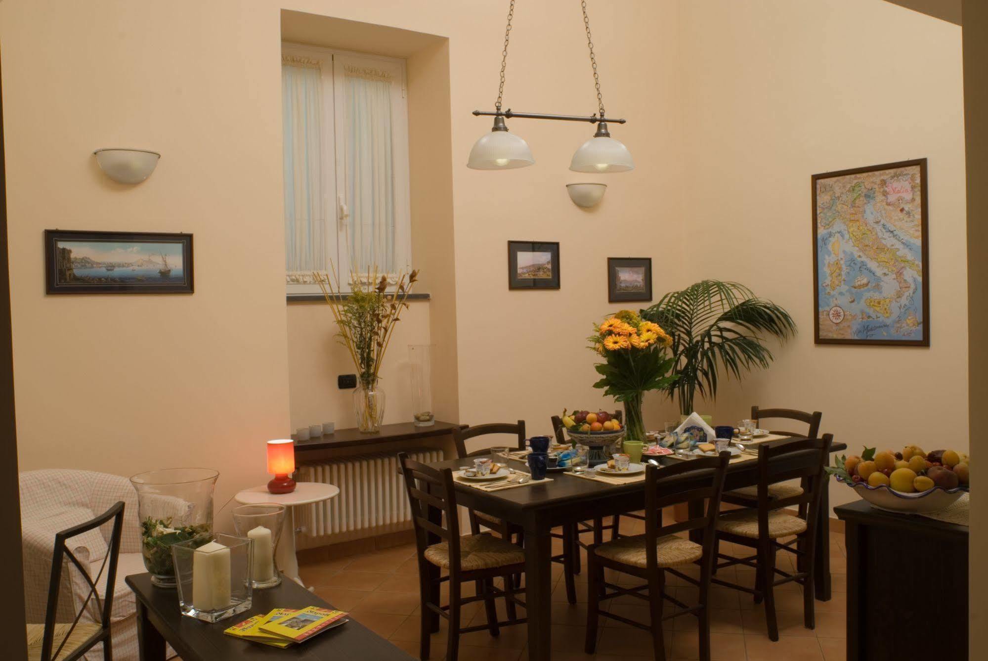 Bed & Breakfast Portanova เนเปิลส์ ภายนอก รูปภาพ