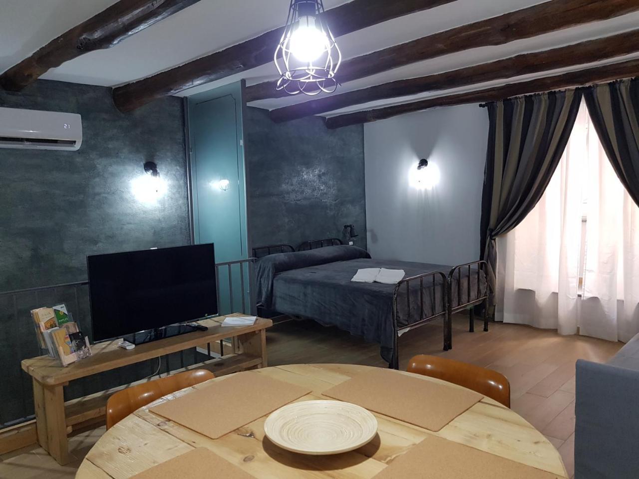 Bed & Breakfast Portanova เนเปิลส์ ภายนอก รูปภาพ